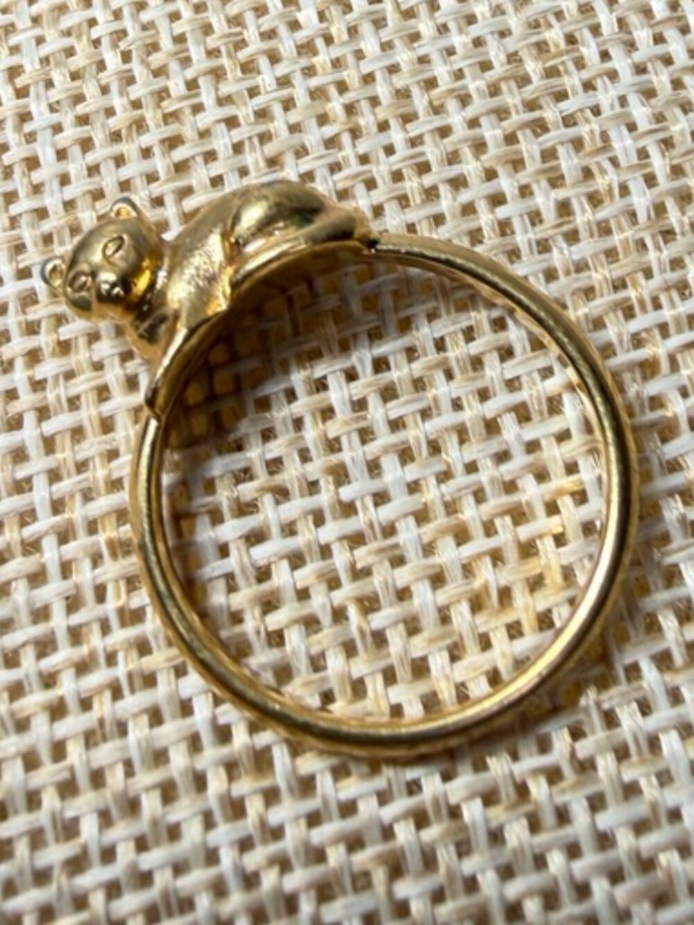 Vintage Avon Gold Tone Cat Ring size 7 3/4 Lounging